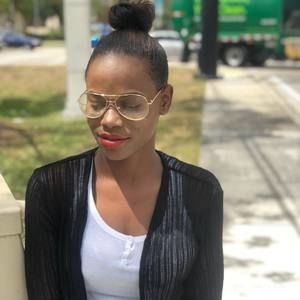 Meet your Posher, Cabrina